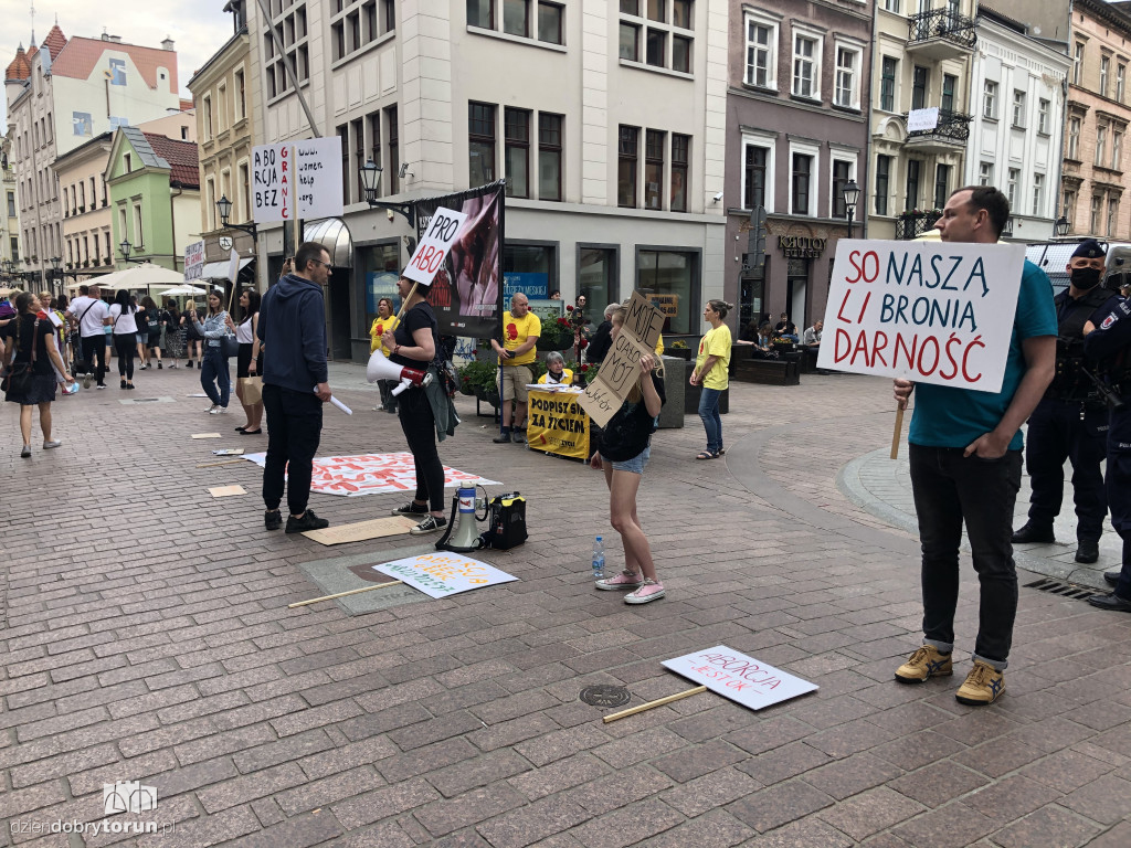 Akcja stop aborcji na toruńskiej starówce