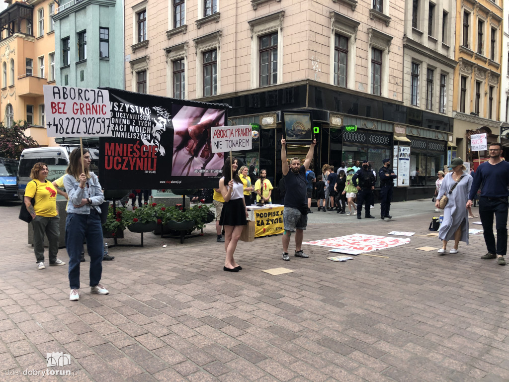 Akcja stop aborcji na toruńskiej starówce