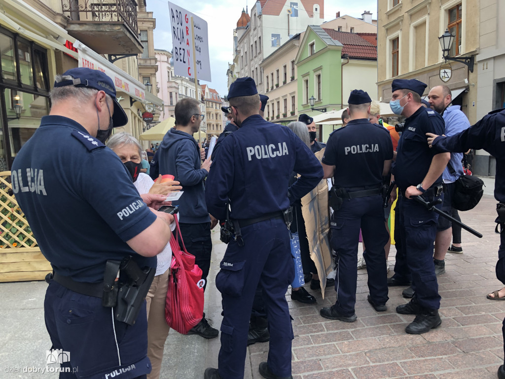 Akcja stop aborcji na toruńskiej starówce
