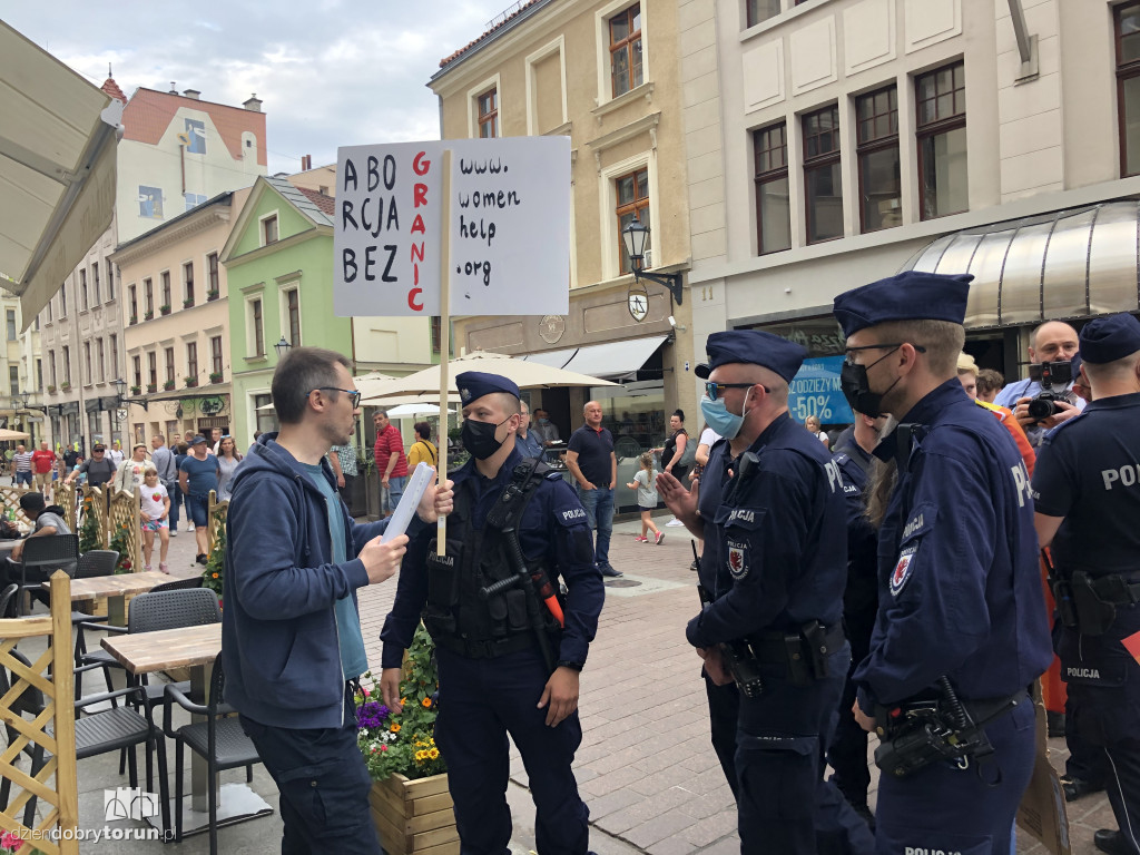 Akcja stop aborcji na toruńskiej starówce