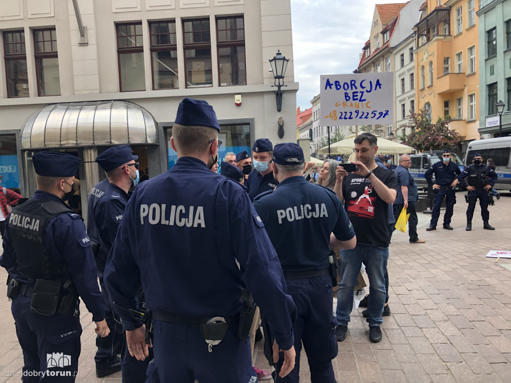 Akcja stop aborcji na toruńskiej starówce