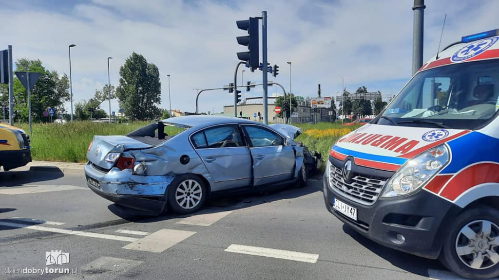 Toruń: wypadek na jednym ze skrzyżowań