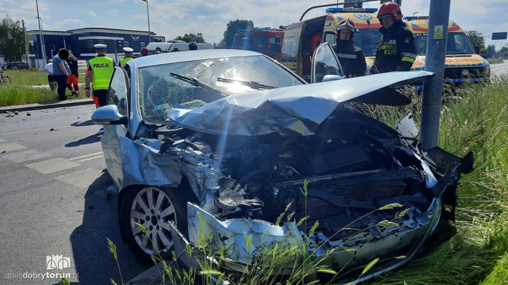 Toruń: wypadek na jednym ze skrzyżowań