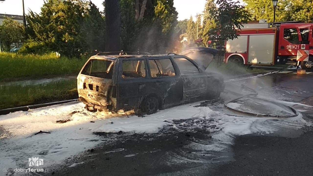 Toruń: pożar auta przy ul. Bydgoskiej