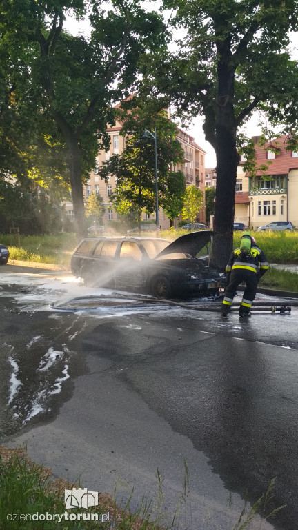 Toruń: pożar auta przy ul. Bydgoskiej