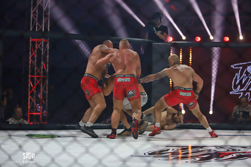 The War - walki na gołe pięści