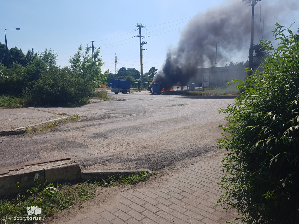 Toruń: pożar samochodu przy Kociewskiej