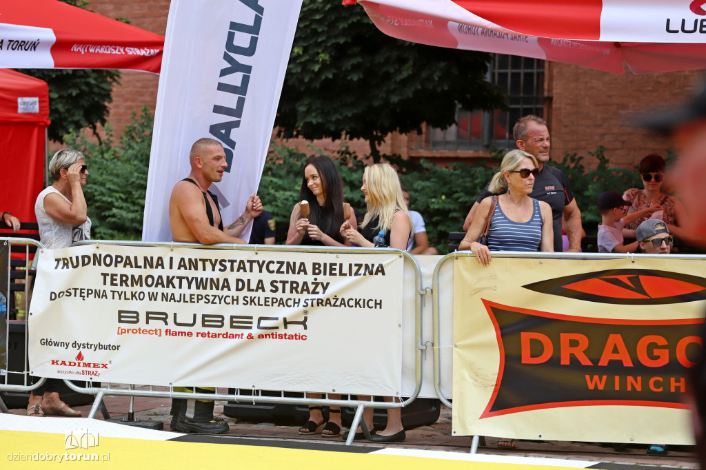 Zawody strażackie na Rynku Nowomiejskim