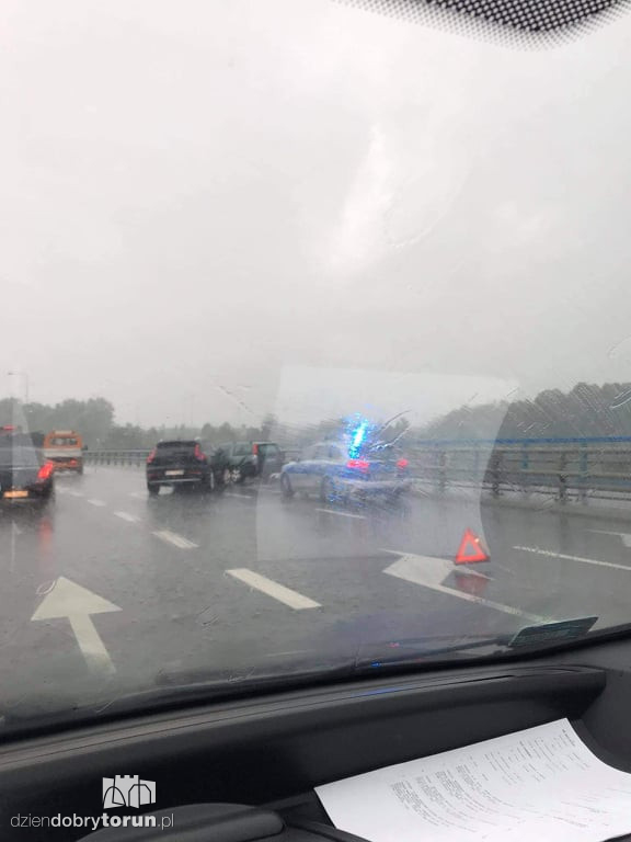 Toruń: groźne zderzenie na moście drogowym