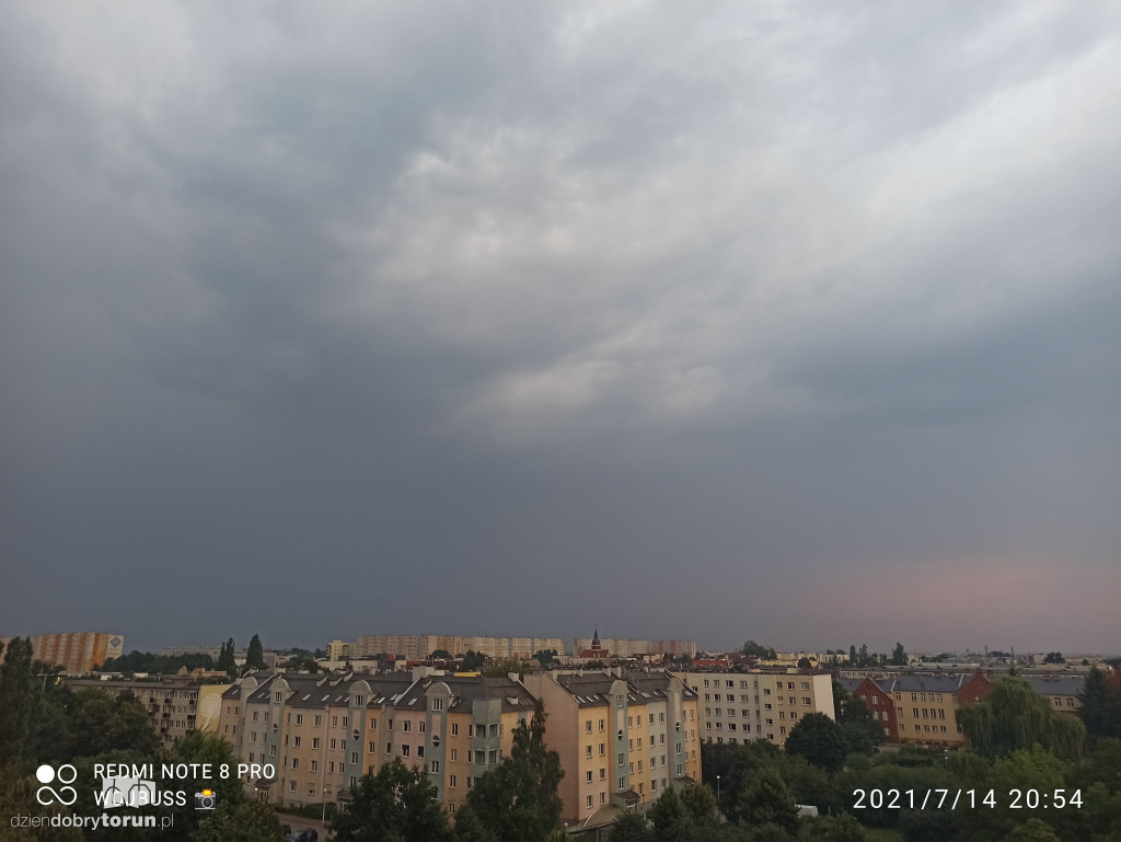 Burzowe chmury znów nad Toruniem