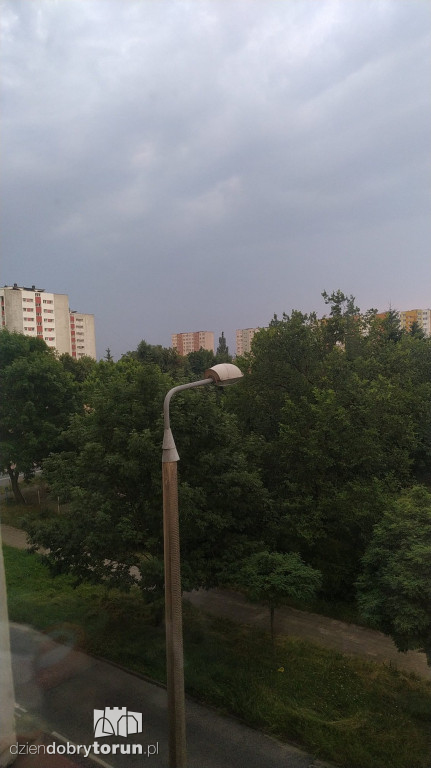 Burzowe chmury znów nad Toruniem