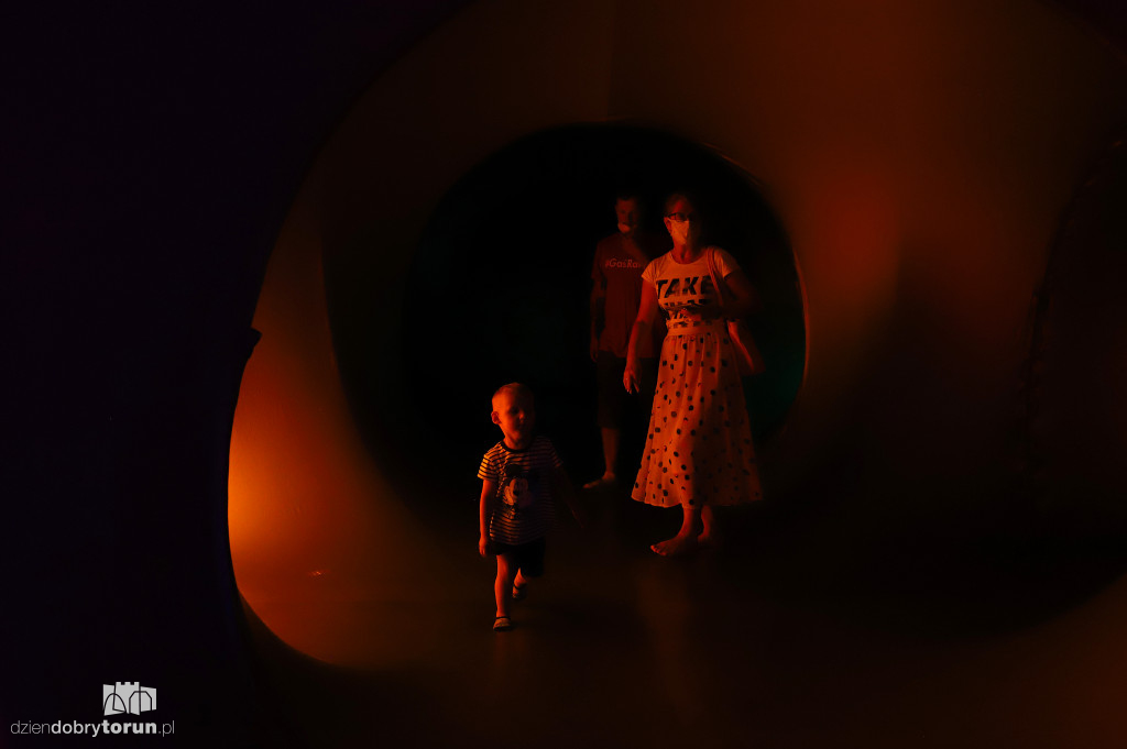 Instalacja ,,Luminarium Albesila'' gotowa do zwiedzania