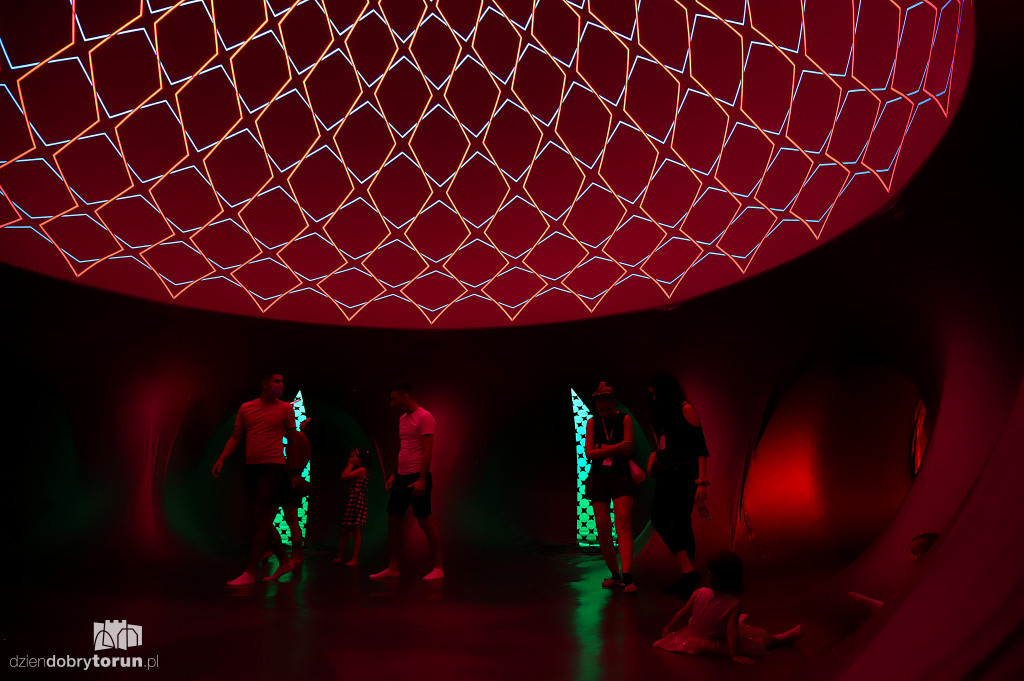 Instalacja ,,Luminarium Albesila'' gotowa do zwiedzania