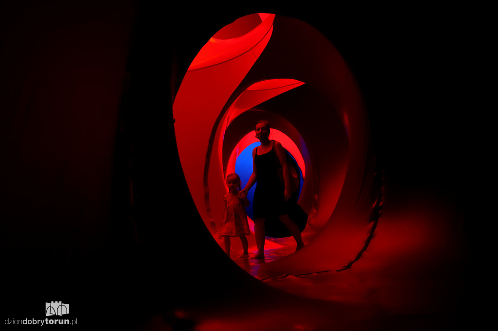 Instalacja ,,Luminarium Albesila'' gotowa do zwiedzania