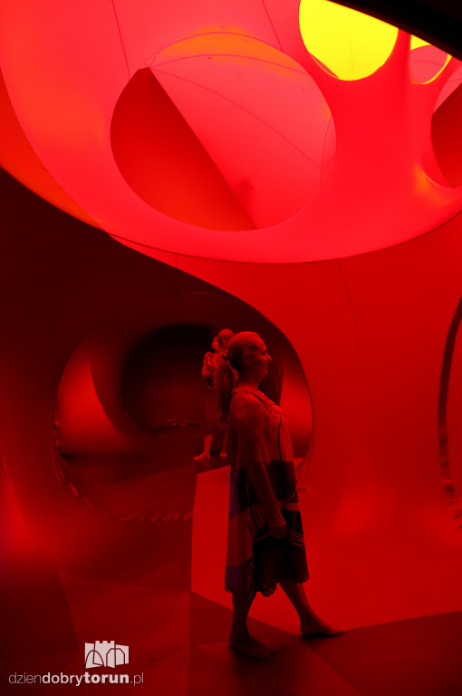 Instalacja ,,Luminarium Albesila'' gotowa do zwiedzania