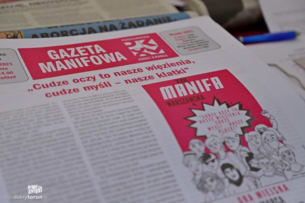 Stop drastycznym banerom w Toruniu