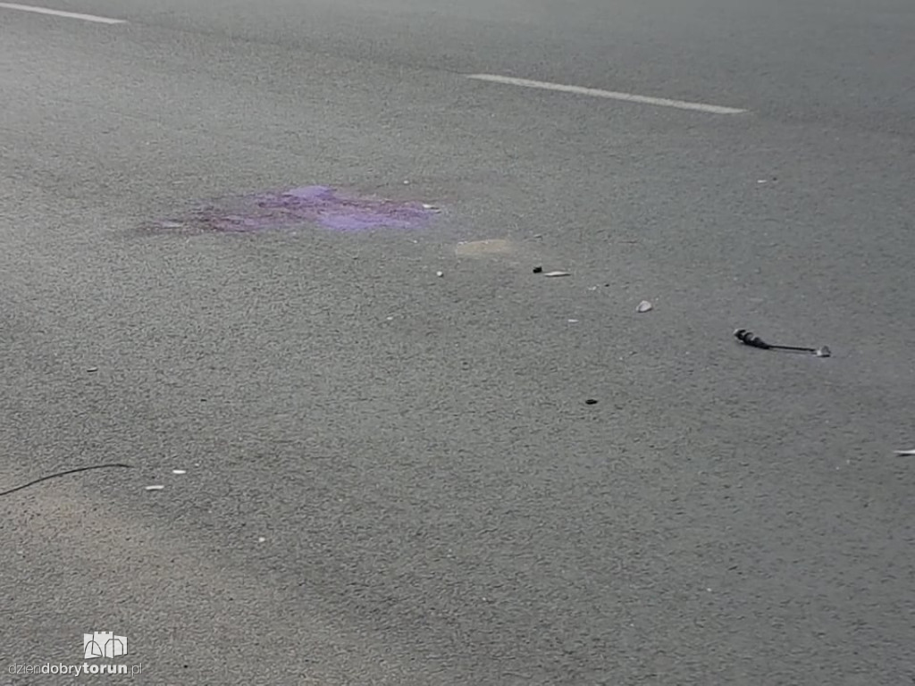 Toruń: osobówka wjechała w motocykl na Rubinkowie