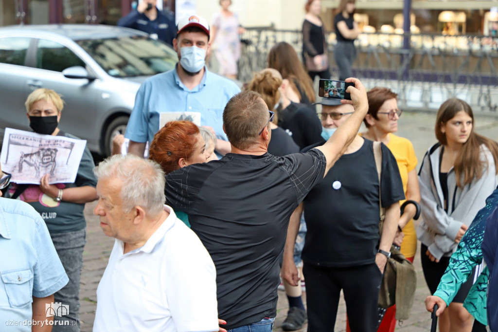Toruń: protest w obronie wolnych mediów