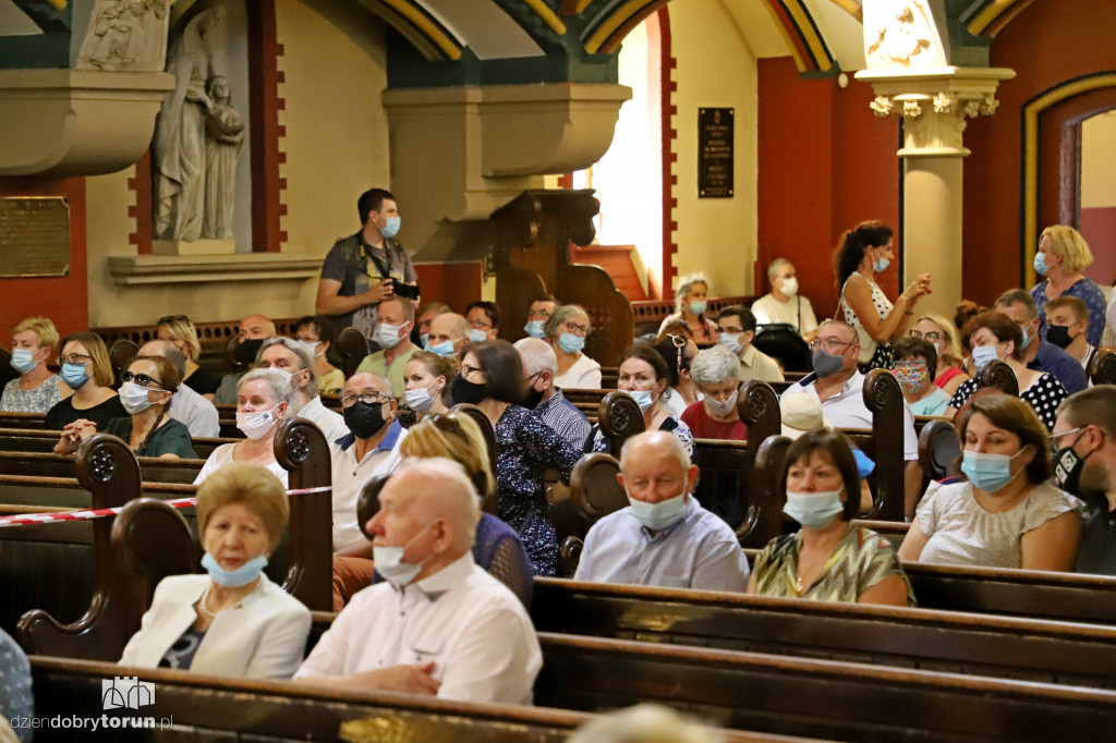 Msza święta w kościele garnizonowym w Toruniu