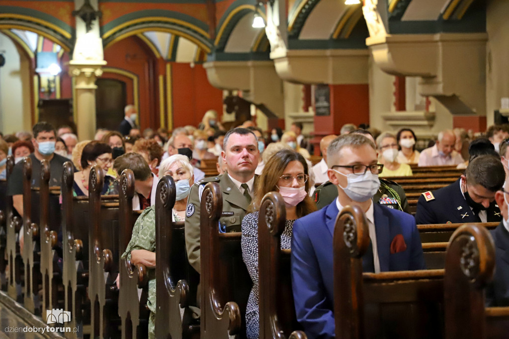 Msza święta w kościele garnizonowym w Toruniu