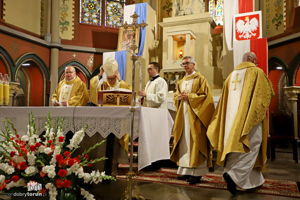 Msza święta w kościele garnizonowym w Toruniu