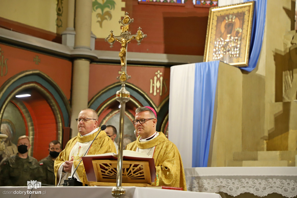 Msza święta w kościele garnizonowym w Toruniu