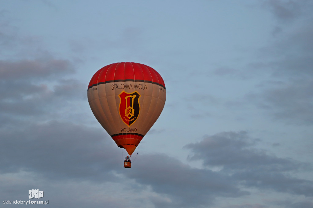 Pokaz balonowy na lotnisku w Toruniu