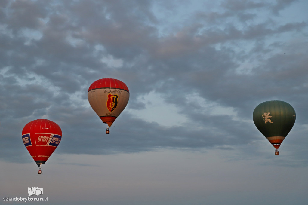 Pokaz balonowy na lotnisku w Toruniu