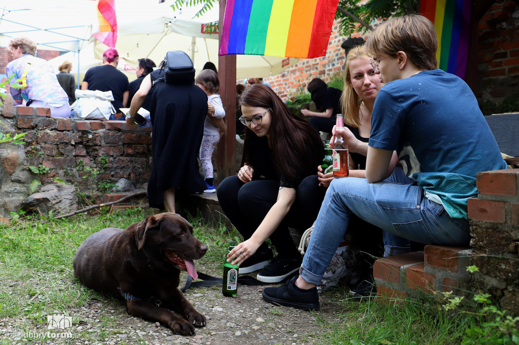 Tęczowy piknik Marszu Równości w Toruniu