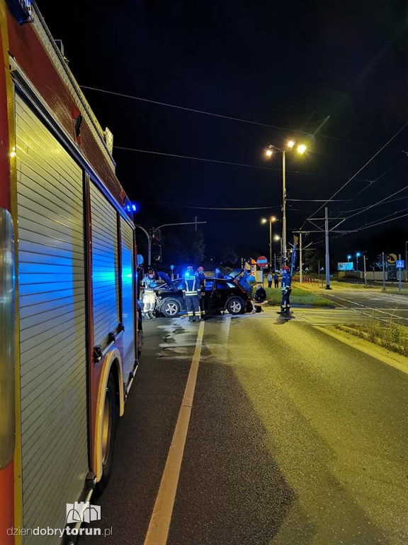 Toruń: wypadek dwóch aut przy Odrodzenia