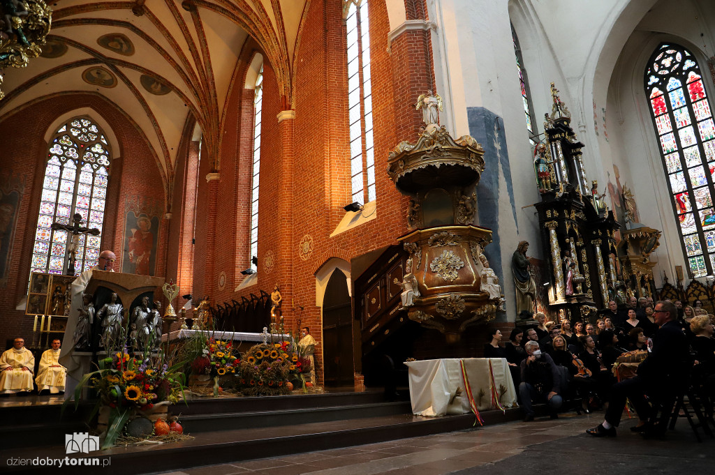 Uroczysta msza św. dożynkowa