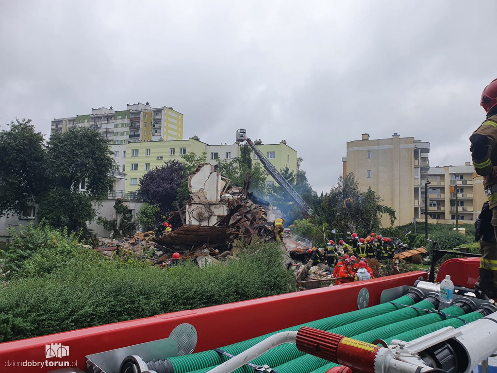 Wybuch przy Wybickiego. Trwa akcja służb