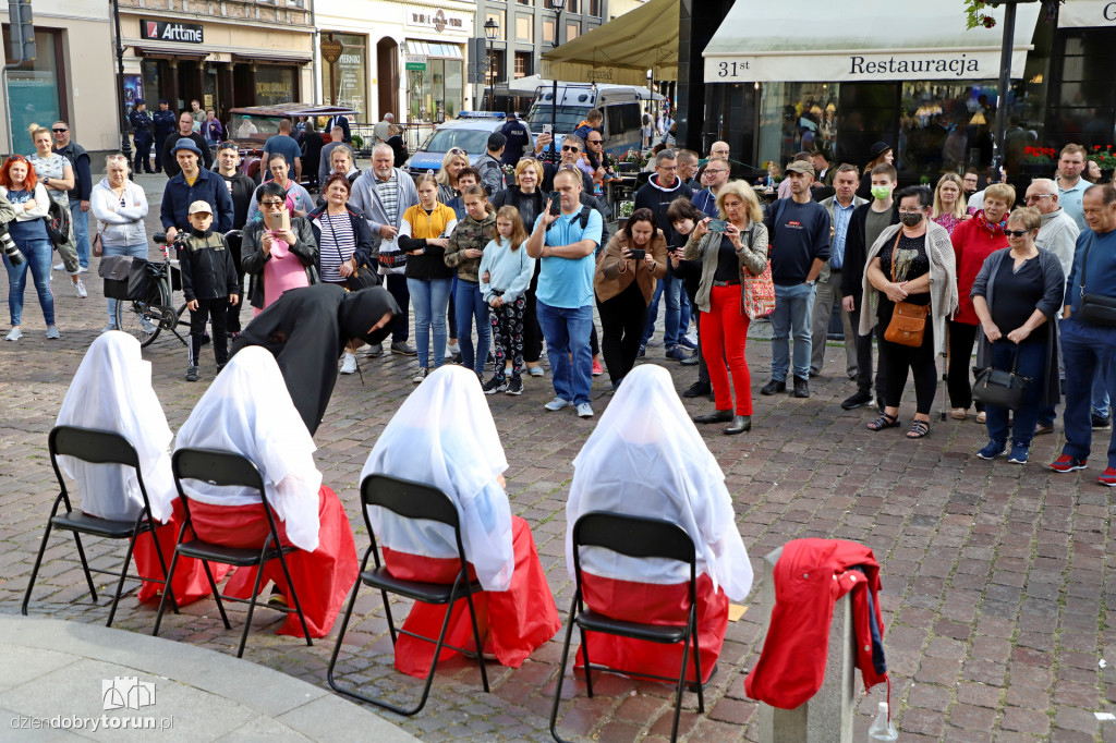 Toruń: Cnoty Czarnka - Protest