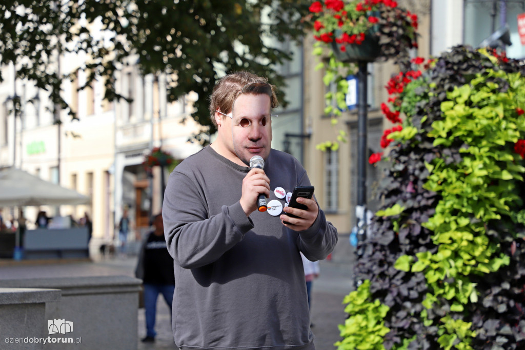 Toruń: Cnoty Czarnka - Protest