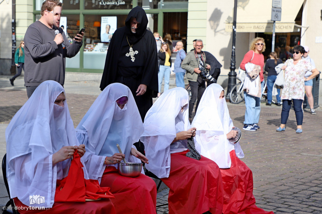 Toruń: Cnoty Czarnka - Protest