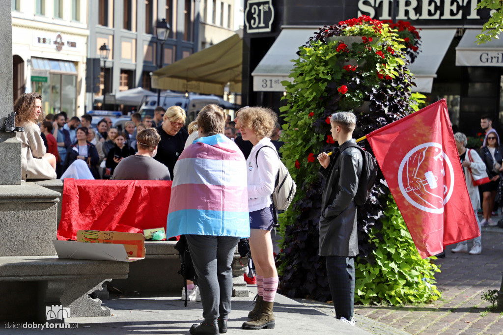 Toruń: Cnoty Czarnka - Protest