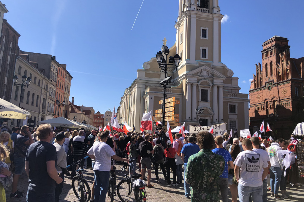 Marsz antyszczepionkowców i Konfederacji w Toruniu