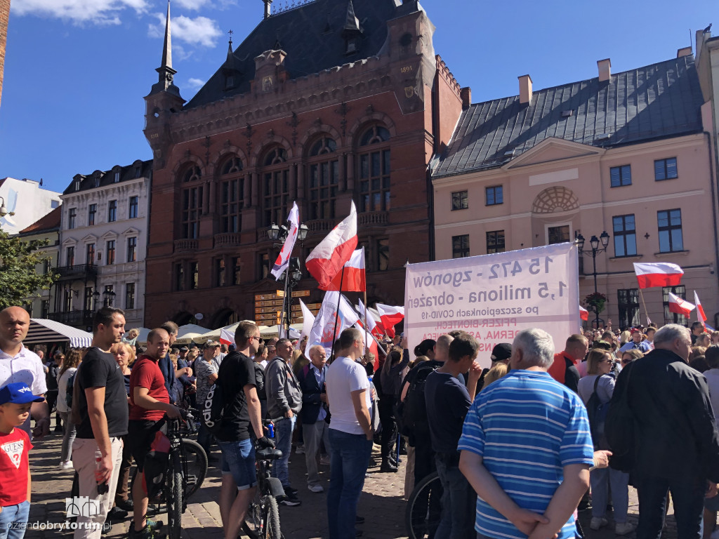 Marsz antyszczepionkowców i Konfederacji w Toruniu