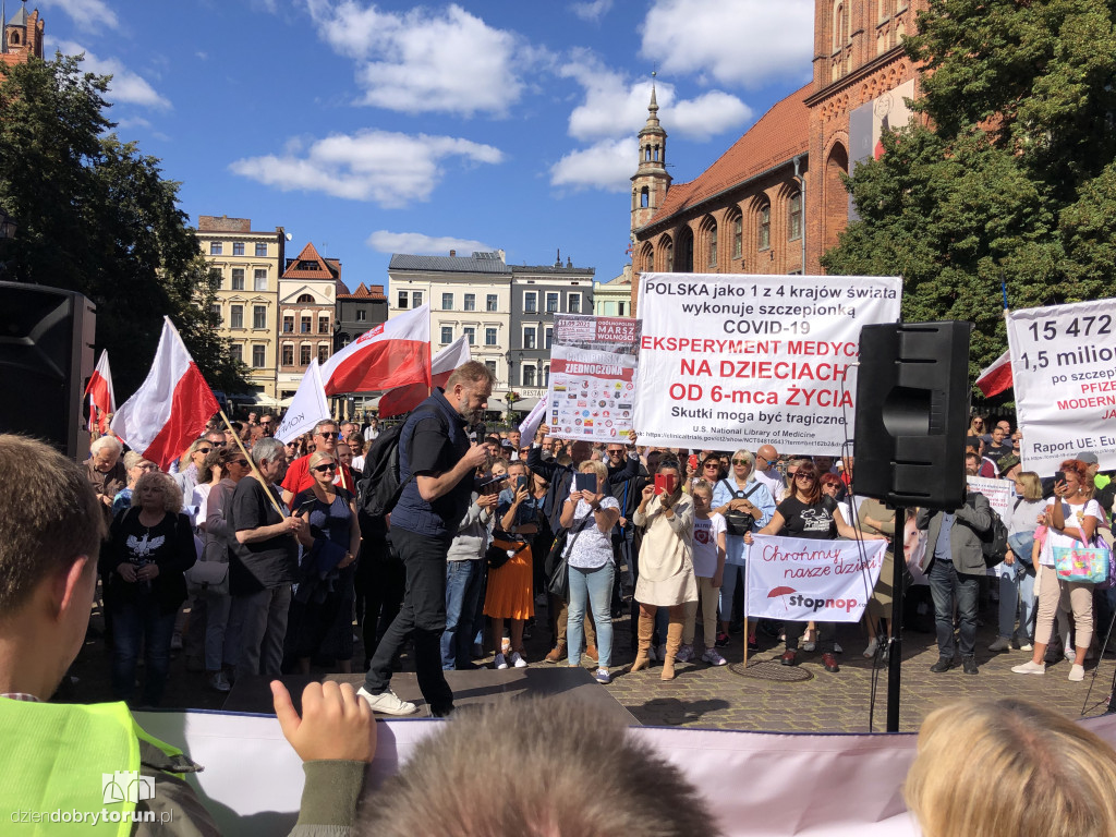 Marsz antyszczepionkowców i Konfederacji w Toruniu