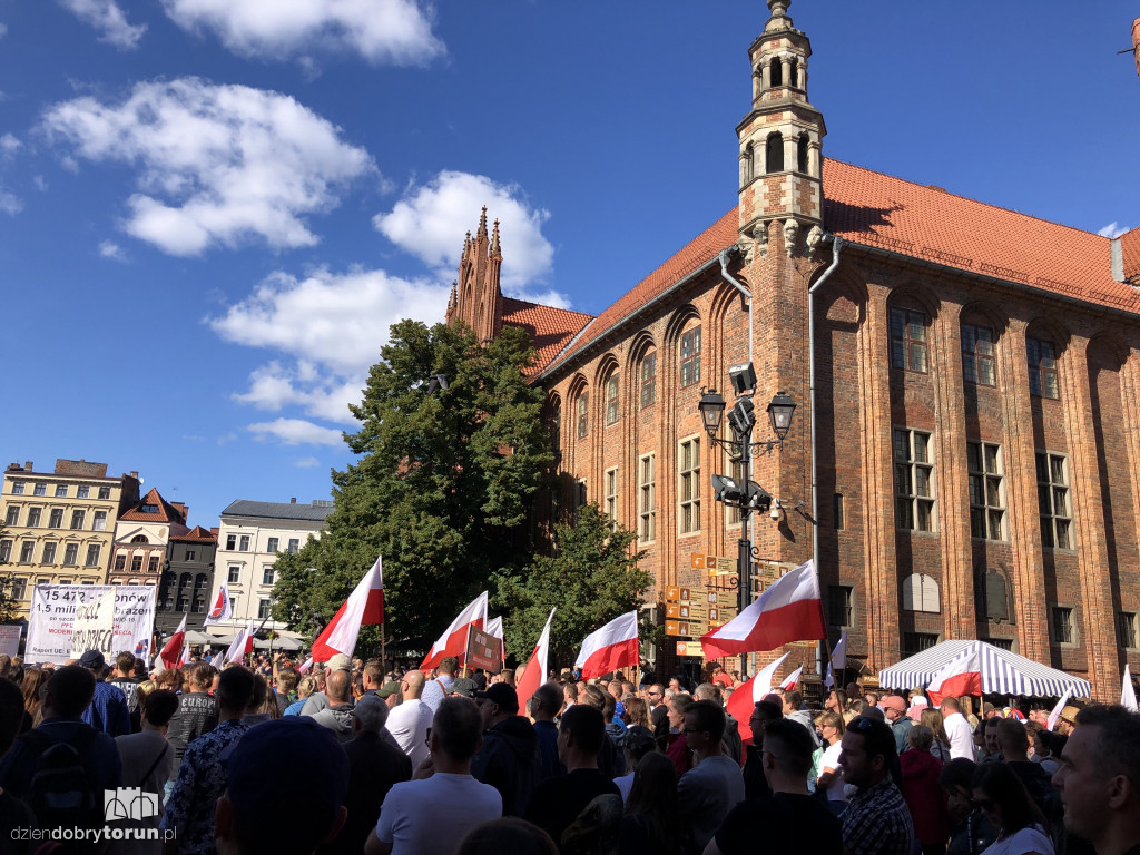 Marsz antyszczepionkowców i Konfederacji w Toruniu