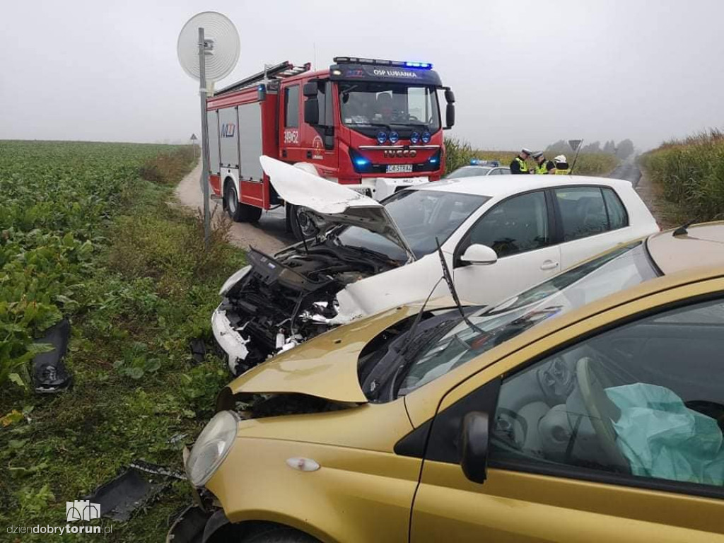 Zderzenie dwóch aut w Pigży pod Toruniem