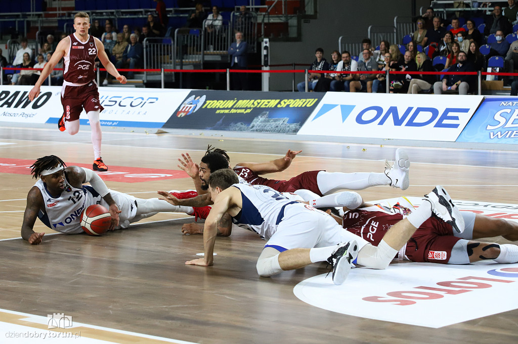 Kolejna wygrana Twardych Pierników