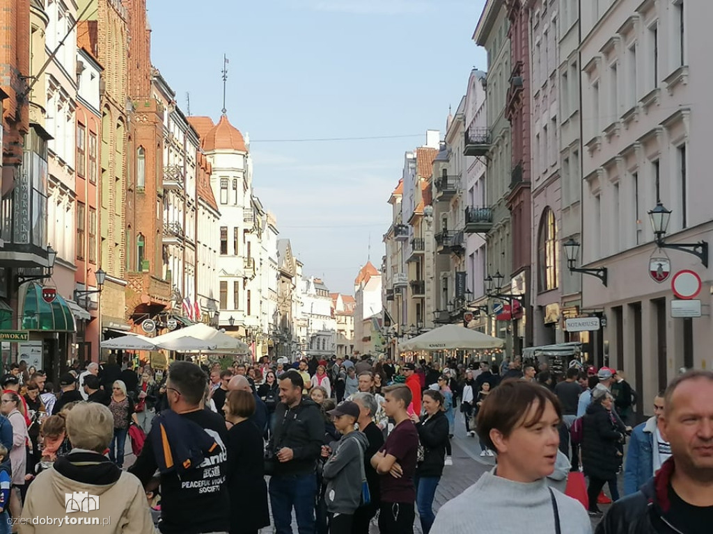 Tłumy torunian i turystów na starówce!