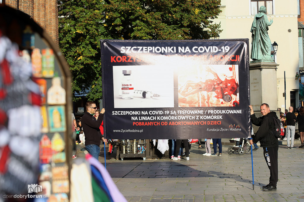 Pikieta ,,Stop eksperymentom medycznym Pfizera''