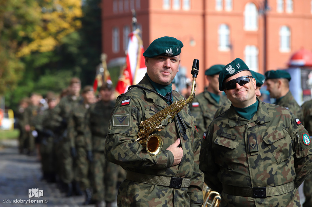 Prezentacja sztandaru Centrum Szkolenia WOT