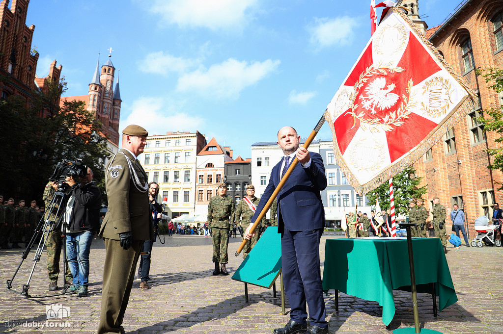 Prezentacja sztandaru Centrum Szkolenia WOT
