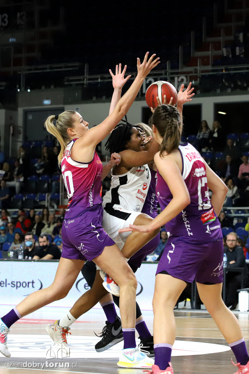 Energa Toruń 45 : 79 Basket 25 Bydgoszcz