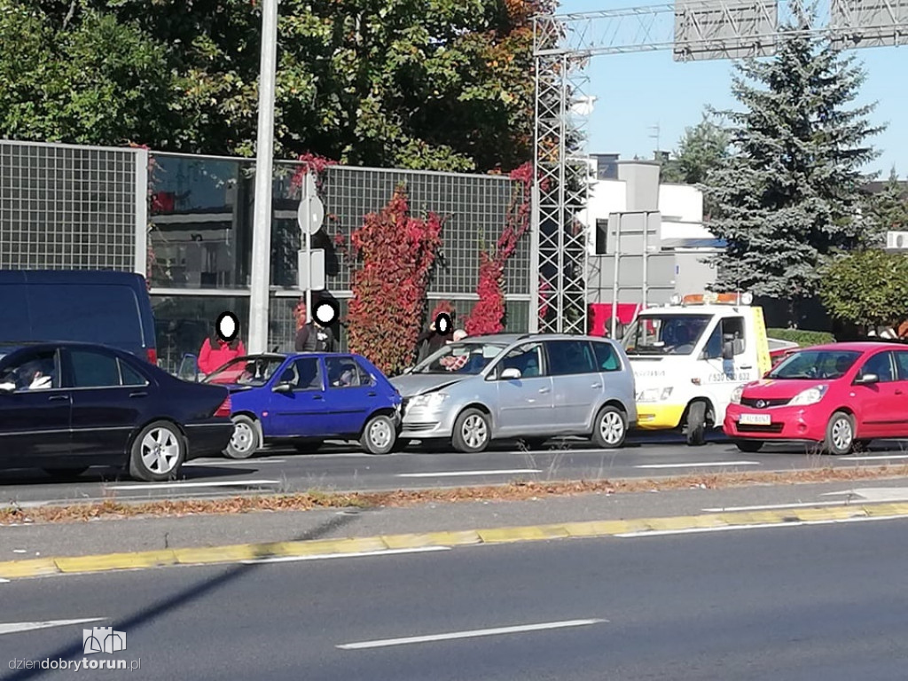 Toruń: kolizja aut przy ul. Olsztyńskiej