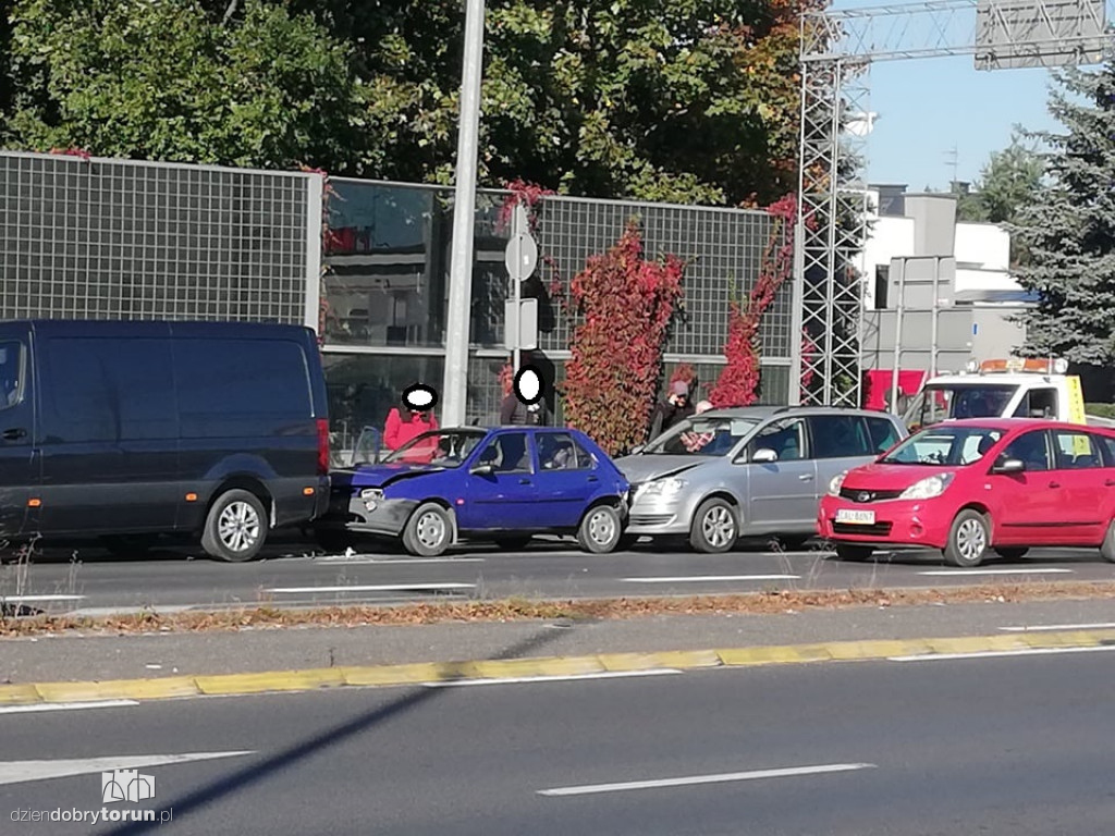 Toruń: kolizja aut przy ul. Olsztyńskiej