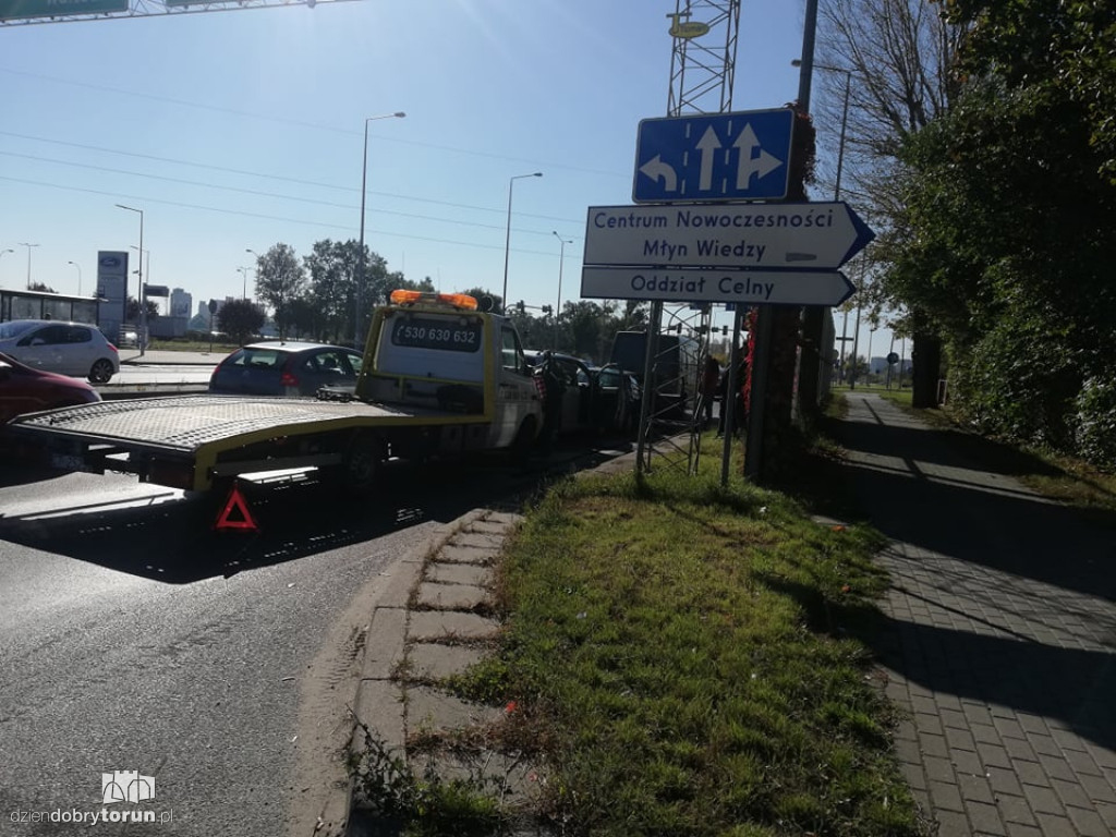 Toruń: kolizja aut przy ul. Olsztyńskiej
